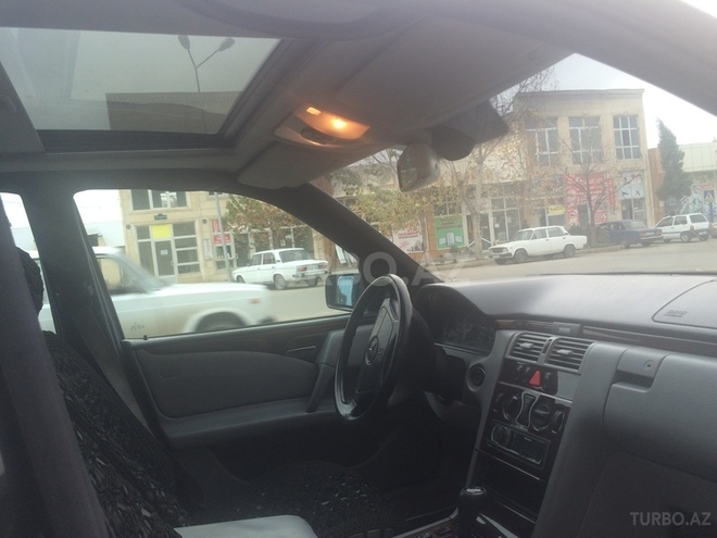 Mercedes E 200 1998, 213,900 km - 2.0 л - Gəncə