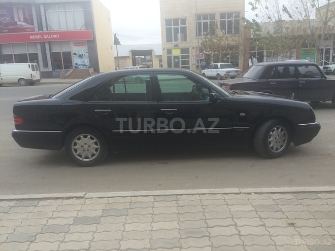 Mercedes E 200 1998, 213,900 km - 2.0 л - Gəncə