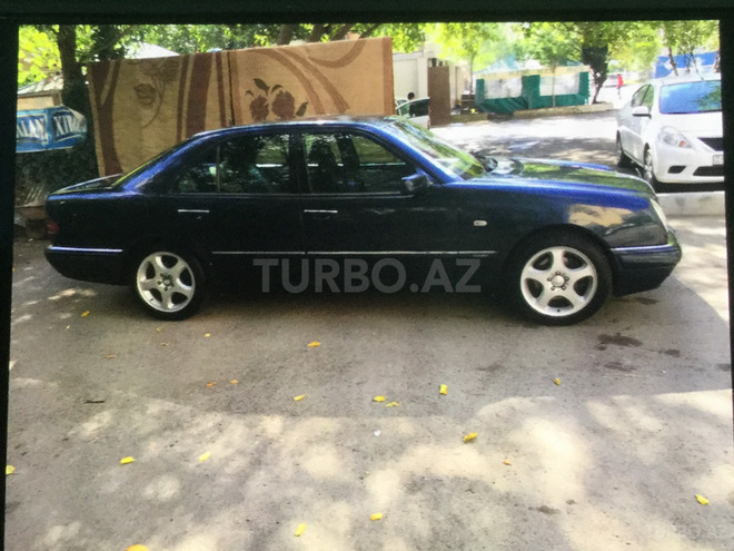 Mercedes E 320 1997, 287,900 km - 3.2 л - Bakı