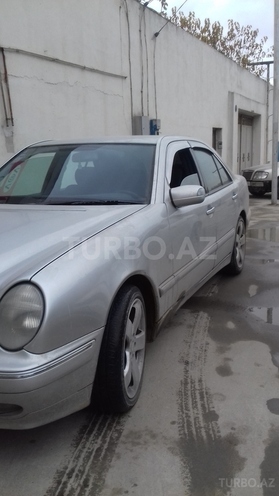 Mercedes E 220 2000, 258,421 km - 2.2 l - Bakı