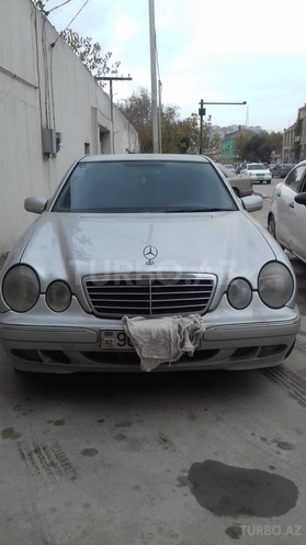 Mercedes E 220 2000, 258,421 km - 2.2 l - Bakı