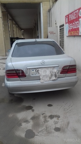 Mercedes E 220 2000, 258,421 km - 2.2 l - Bakı