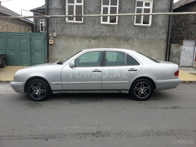 Mercedes E 220 1998, 480,000 km - 2.2 l - Zaqatala