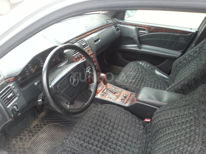 Mercedes E 220 1998, 480,000 km - 2.2 l - Zaqatala