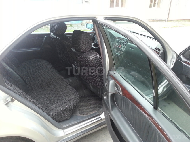 Mercedes E 220 1998, 480,000 km - 2.2 l - Zaqatala
