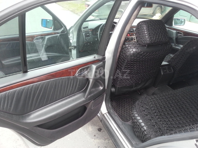Mercedes E 220 1998, 480,000 km - 2.2 l - Zaqatala