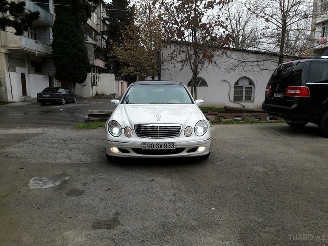 Mercedes E 320 2003, 252,000 km - 3.2 l - Bakı