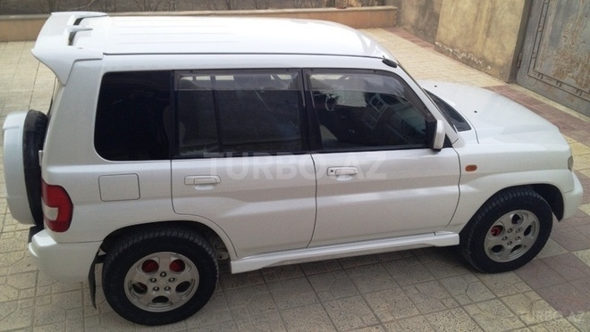 Mitsubishi Pajero io 2000, 288,000 km - 2.0 l - Bakı