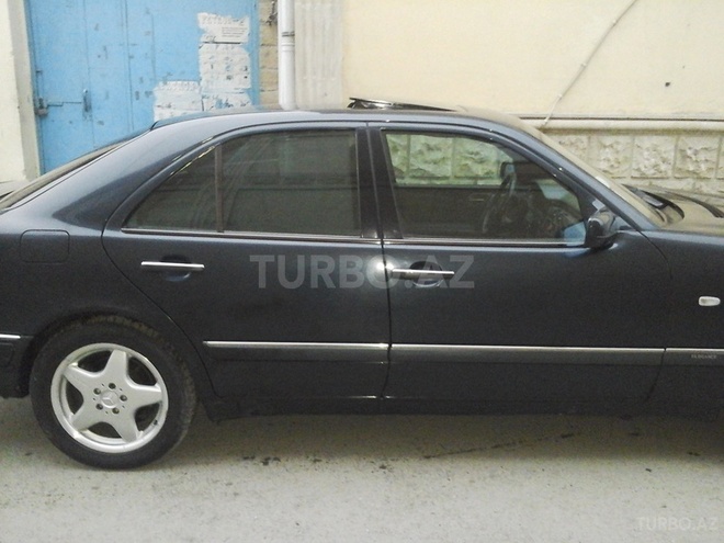 Mercedes E 220 1997, 245,000 km - 2.2 l - Bərdə