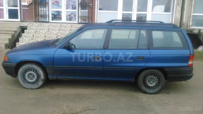 Opel Astra 1994, 320,000 km - 1.6 l - Siyəzən