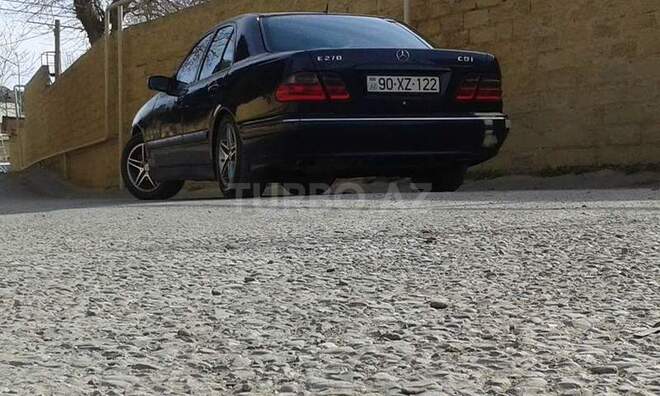 Mercedes E 270 2000, 177,000 km - 2.7 l - Bakı
