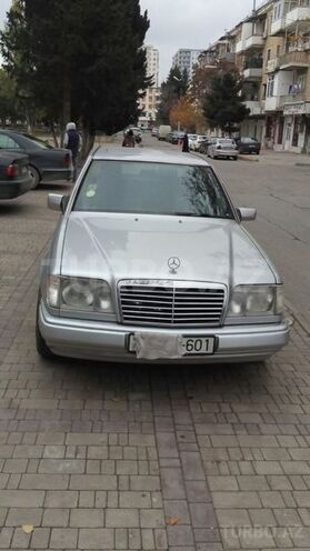 Mercedes E 220 1994, 246,000 km - 2.2 l - Bakı