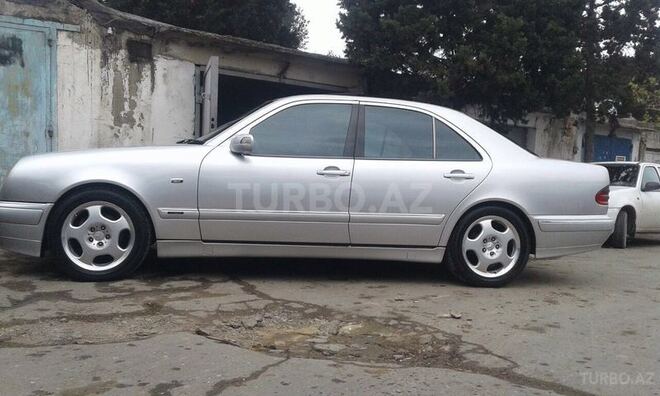 Mercedes E 200 1997, 320,000 km - 2.0 l - Bakı