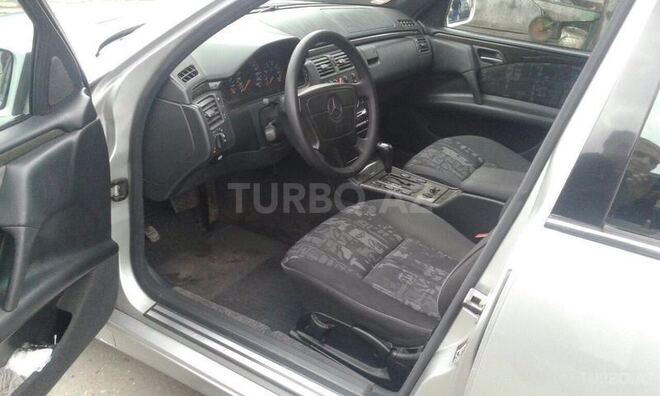 Mercedes E 200 1997, 320,000 km - 2.0 l - Bakı