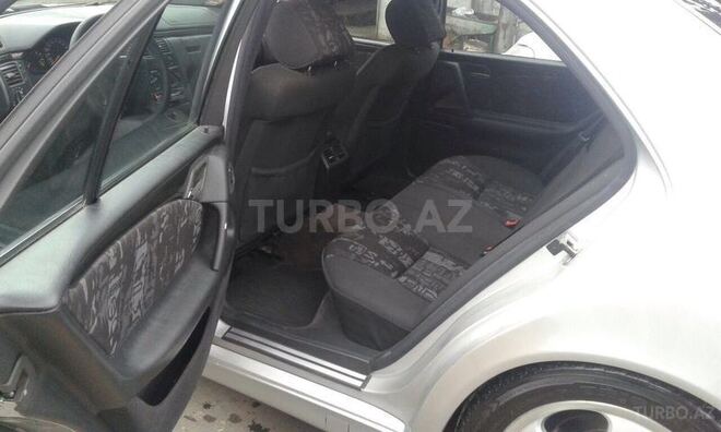 Mercedes E 200 1997, 320,000 km - 2.0 l - Bakı