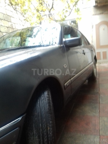 Mercedes E 230 1996, 290,600 km - 2.3 l - Bakı