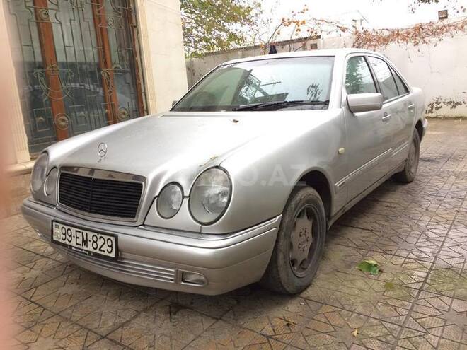Mercedes E 220 1998, 250,000 km - 2.2 л - Bakı