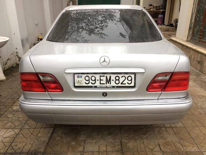 Mercedes E 220 1998, 250,000 km - 2.2 л - Bakı