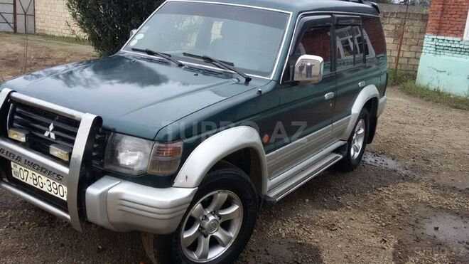 Mitsubishi Pajero 1992, 250,000 km - 2.5 l - Astara