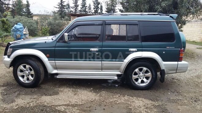Mitsubishi Pajero 1992, 250,000 km - 2.5 l - Astara