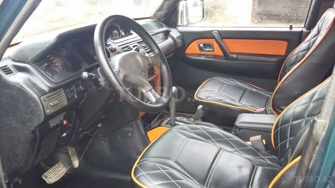 Mitsubishi Pajero 1992, 250,000 km - 2.5 l - Astara