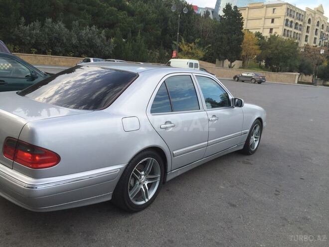 Mercedes E 240 2000, 173,000 km - 2.6 l - Bakı