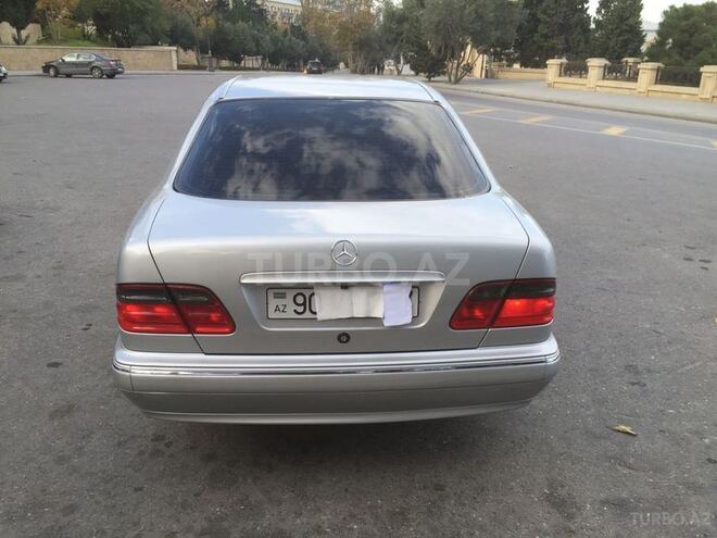 Mercedes E 240 2000, 173,000 km - 2.6 l - Bakı
