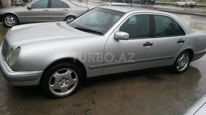 Mercedes E 220 1998, 275,000 km - 2.2 l - Sumqayıt