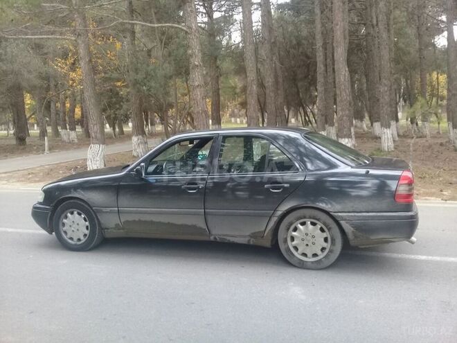 Mercedes E 280 1993, 234,000 km - 2.8 l - Sumqayıt