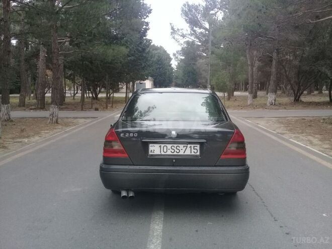 Mercedes E 280 1993, 234,000 km - 2.8 l - Sumqayıt