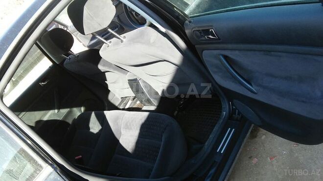 Volkswagen Passat 2003, 100,000 km - 1.8 л - Bakı