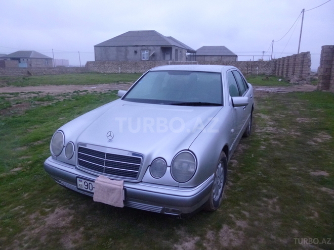 Mercedes E 230 1995, 320,000 km - 2.3 l - Bakı