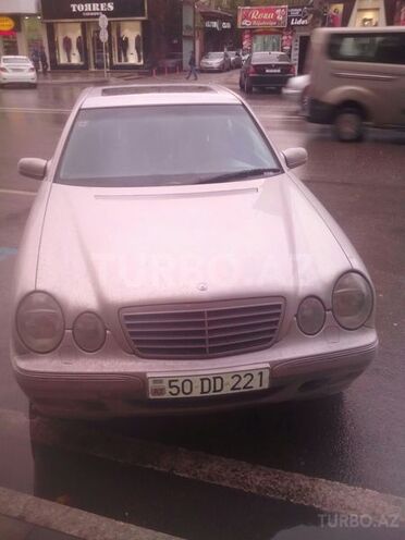 Mercedes E 220 1999, 316,000 km - 2.2 л - Bakı