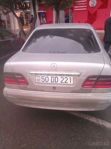 Mercedes E 220 1999, 316,000 km - 2.2 л - Bakı