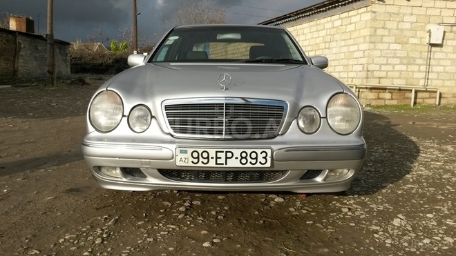 Mercedes E 220 1999, 244,884 km - 2.2 л - Göyçay