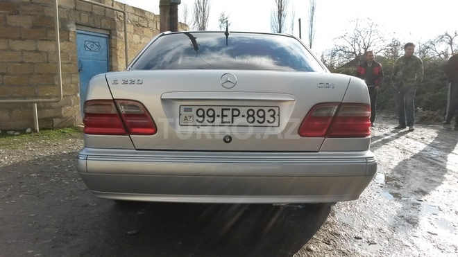 Mercedes E 220 1999, 244,884 km - 2.2 л - Göyçay