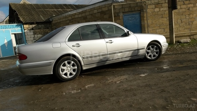 Mercedes E 220 1999, 244,884 km - 2.2 л - Göyçay