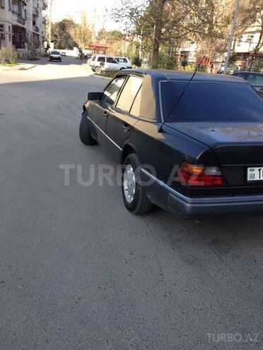 Mercedes E 230 1992, 210,000 km - 2.3 l - Bakı