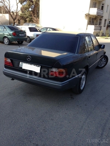 Mercedes E 230 1992, 210,000 km - 2.3 l - Bakı