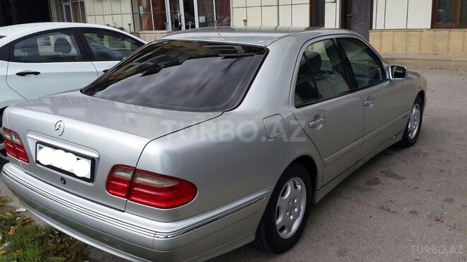 Mercedes E 220 2001, 252,022 km - 2.2 l - Bakı