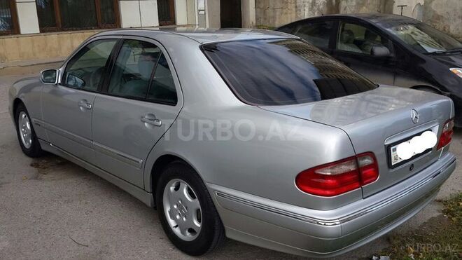 Mercedes E 220 2001, 252,022 km - 2.2 l - Bakı
