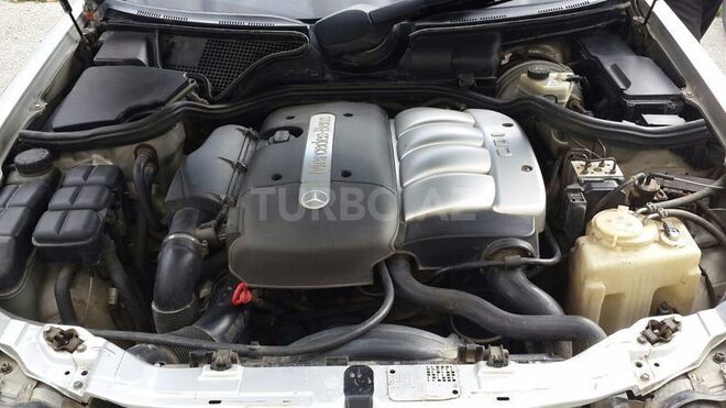 Mercedes E 220 2001, 252,022 km - 2.2 l - Bakı