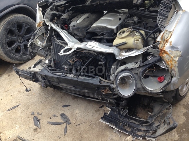 Mercedes E 220 2000, 300,000 km - 2.2 l - Bakı
