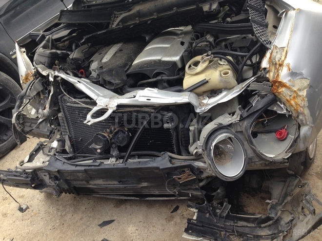 Mercedes E 220 2000, 300,000 km - 2.2 l - Bakı