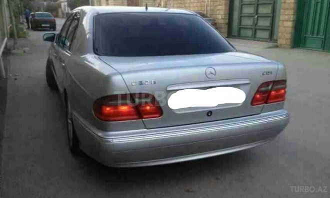Mercedes E 220 2000, 301,000 km - 2.2 l - Bakı