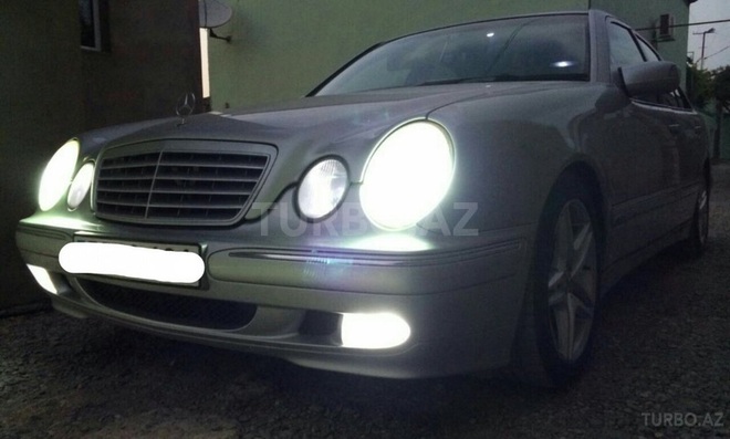 Mercedes E 220 2000, 301,000 km - 2.2 l - Bakı