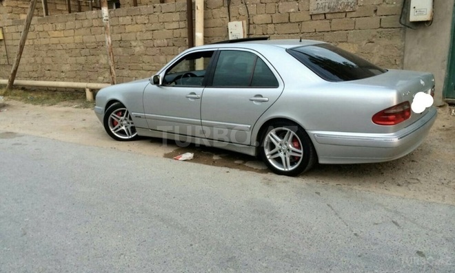 Mercedes E 220 2000, 301,000 km - 2.2 l - Bakı