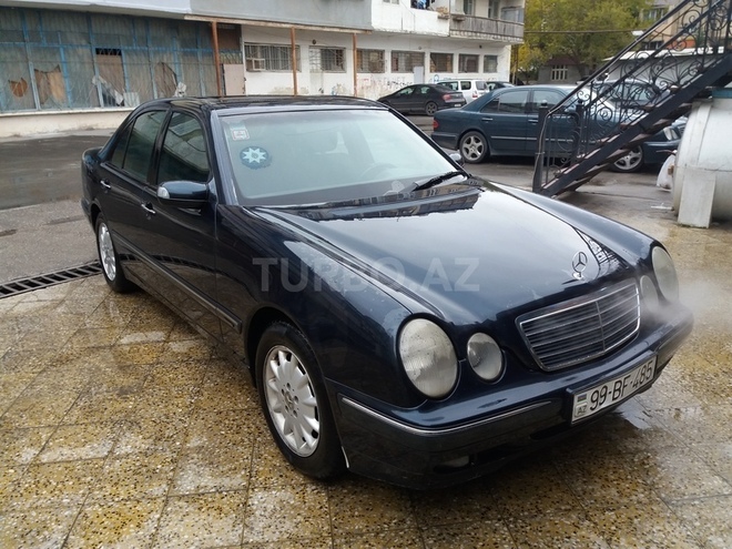 Mercedes E 240 2001, 201,000 km - 2.6 l - Bakı