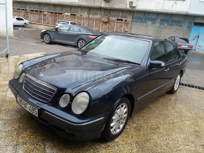 Mercedes E 240 2001, 201,000 km - 2.6 l - Bakı