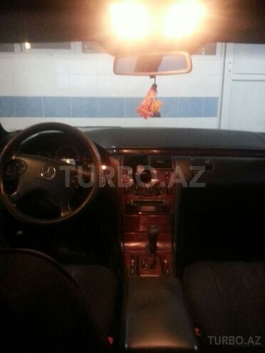Mercedes E 270 2000, 370,000 km - 2.7 l - Bakı